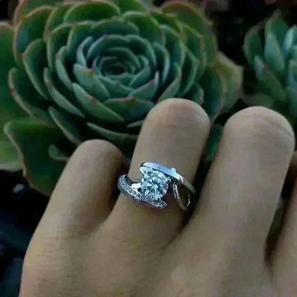 💕 Exclusive 925 Silver Plated Classy CZ Wedding Ring, GPMB1488 - Picture 6 of 7